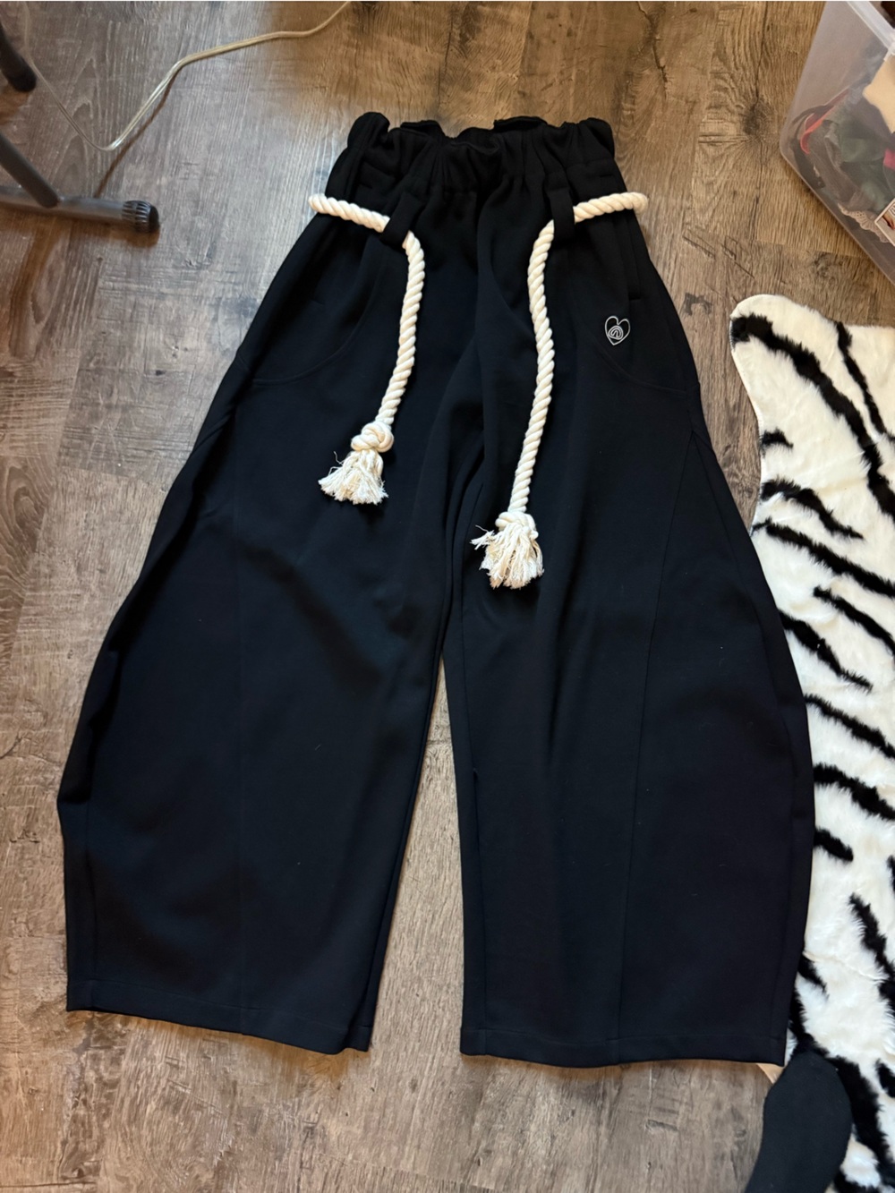 Aelfric Eden Black Wide-Leg Joggers with Cream Rope Drawstrings